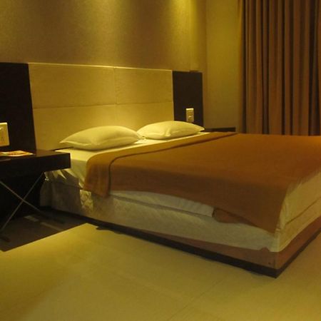 Hotel Blue Lagoon Daman Esterno foto