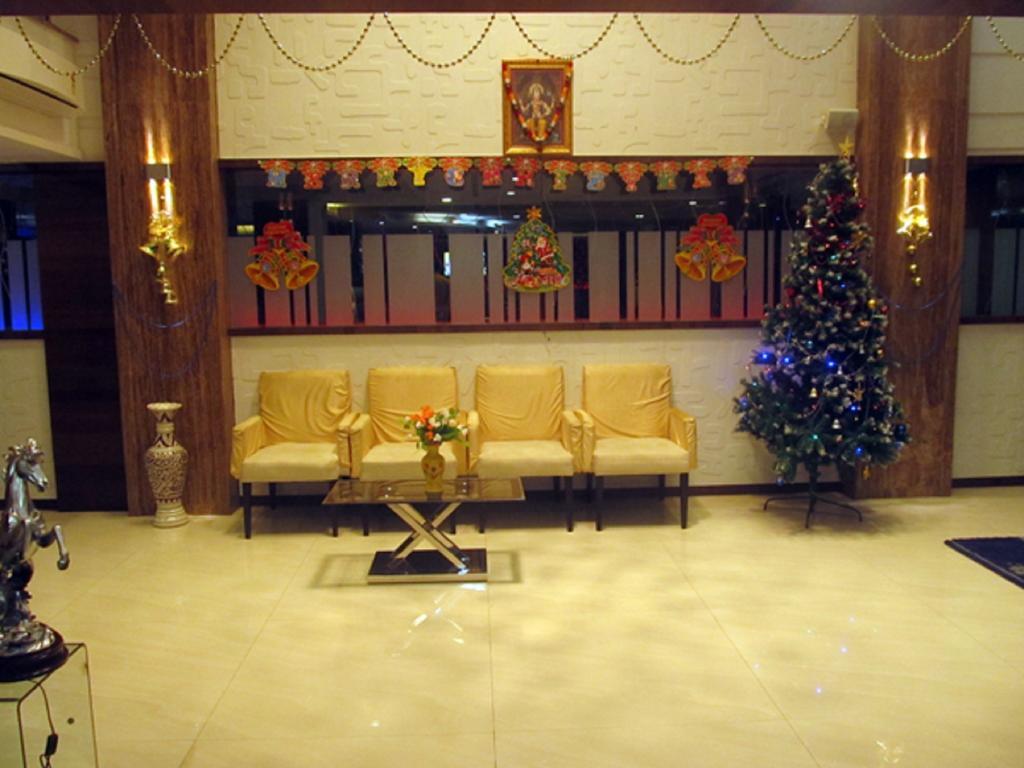 Hotel Blue Lagoon Daman Esterno foto