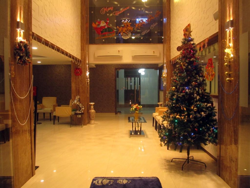 Hotel Blue Lagoon Daman Esterno foto