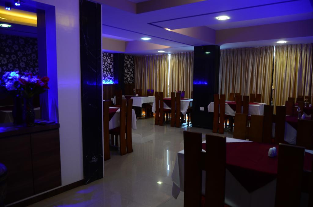 Hotel Blue Lagoon Daman Esterno foto