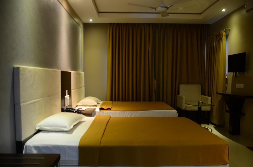 Hotel Blue Lagoon Daman Camera foto