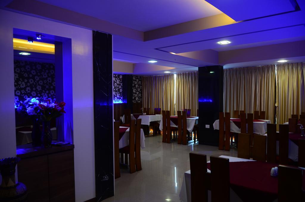 Hotel Blue Lagoon Daman Esterno foto