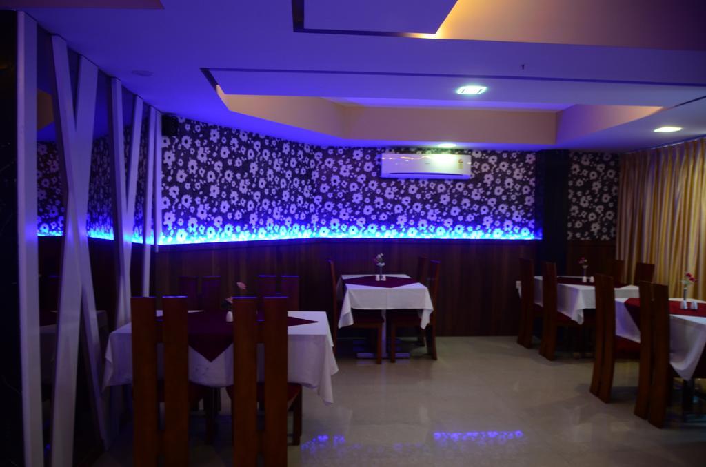 Hotel Blue Lagoon Daman Esterno foto